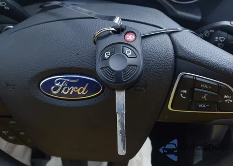 2018 Ford Escape Se z USA, uszkodzony, nr VIN 1FMCU9GD3JUB75170